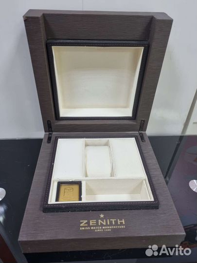 Большая часовая коробка Zenith