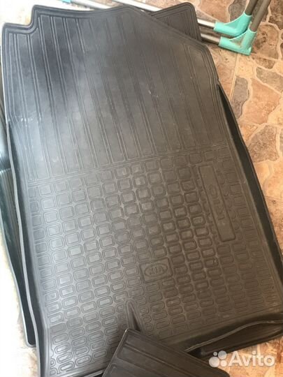 Автомобильные коврики резиновые