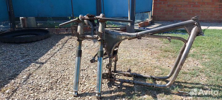 Рама от мотоцикла урал custom (каферейсер)