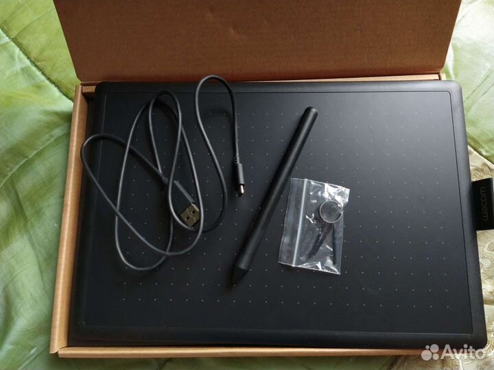 Графический планшет One by Wacom