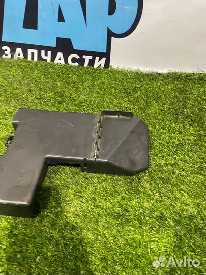 Крышка аккумулятора Ford Explorer 6 U625 2020