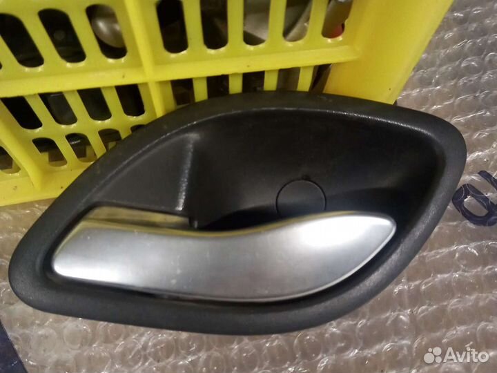 Рено лагуна 2- дверные ручки