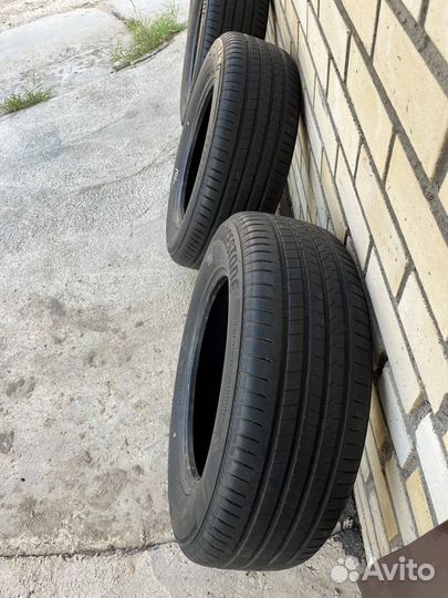 Bridgestone Alenza 001 235/65 R17