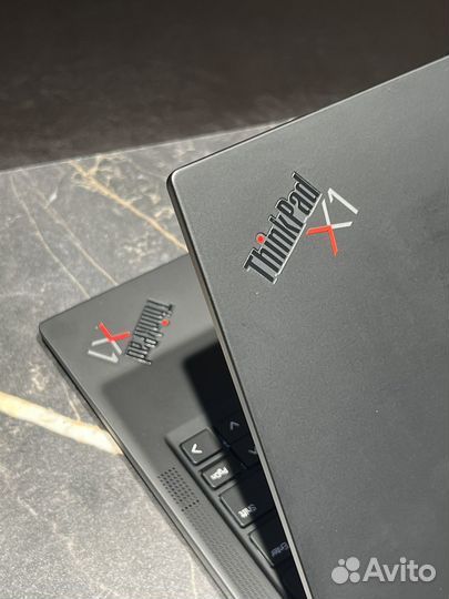 Thinkpad X1 Carbon Gen10 i7-1265U/32gb Ram