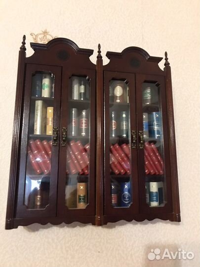 Шкаф с книгами