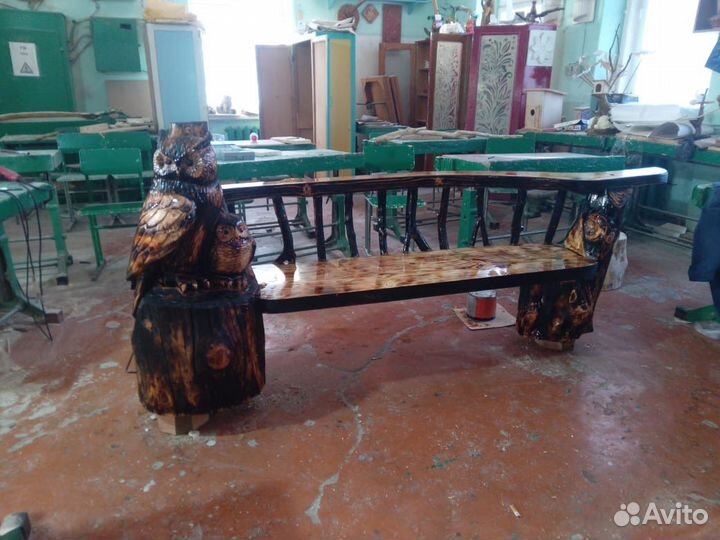 Лавочка деревянная резная