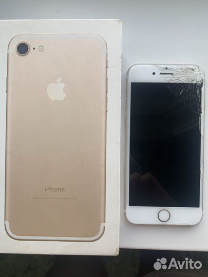 Телефон iPhone 7