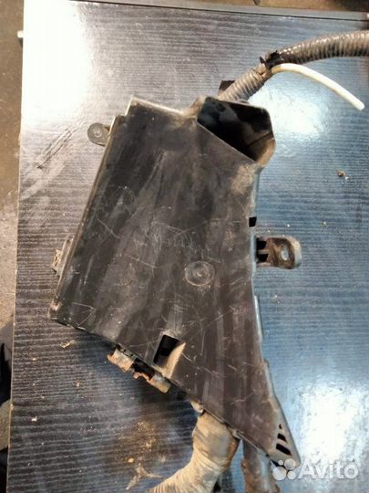 Блок предохранителей подкапотный Subaru Tribeca B9