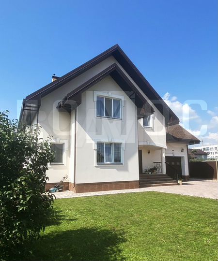 Коттедж 307 м² на участке 12 сот.