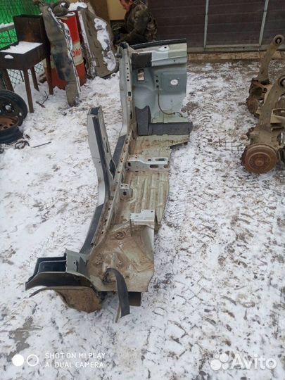 Лонжерон четверть с порогом левый Ford Focus 1