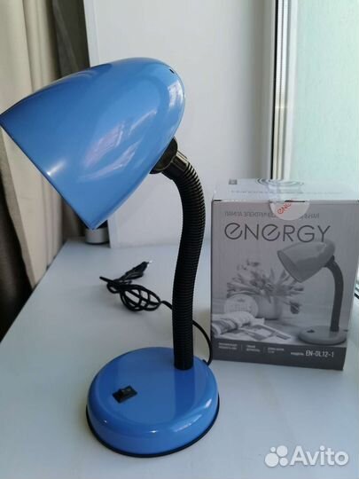 Лампа настольная новая