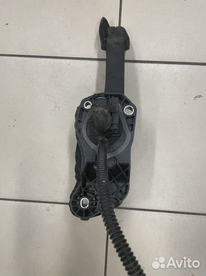 Педаль сцепления 1K1721059CG skoda Octavia