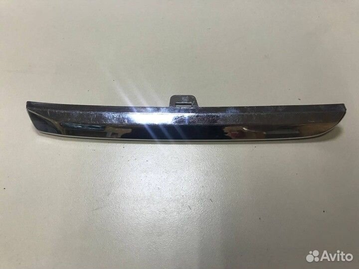 Накладка на решетку радиатора Mitsubishi Outlander