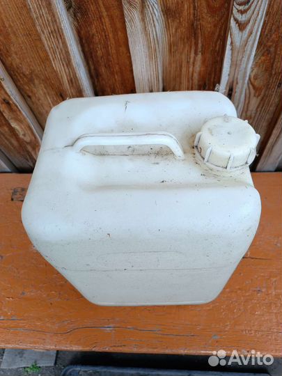 Канистра пластиковая 20 литров