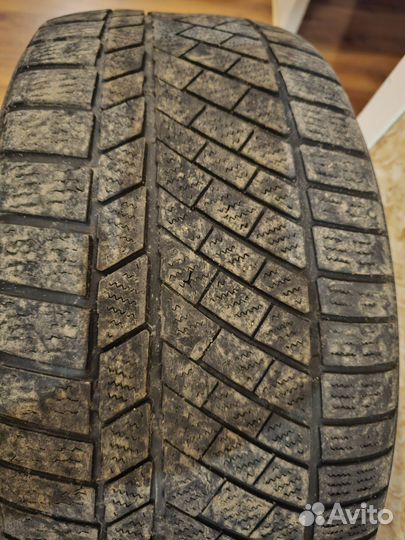 Continental ContiWinterContact TS 830 P 255/40 R20 101