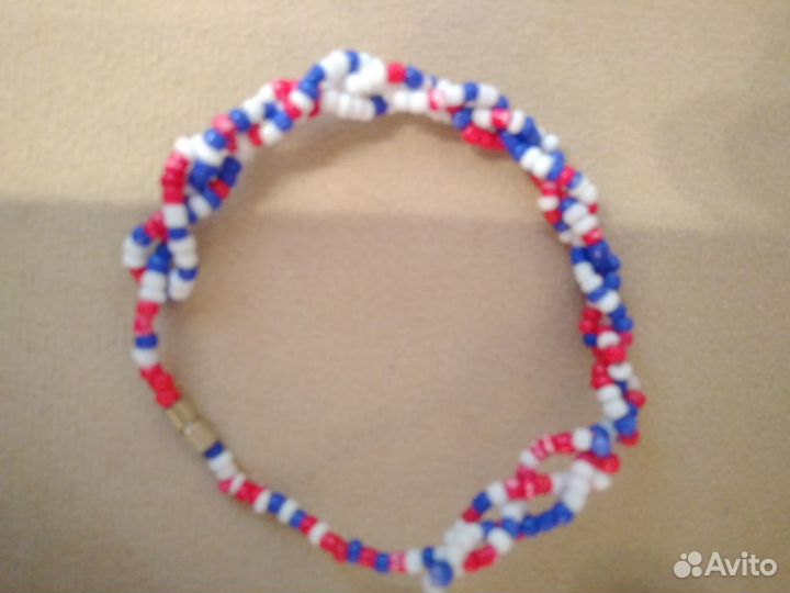 Брелок браслет из бисера Доминикана коробка новая
