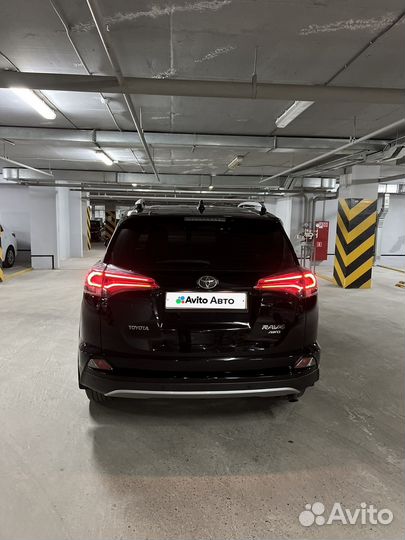 Toyota RAV4 2.5 AT, 2016, 64 000 км