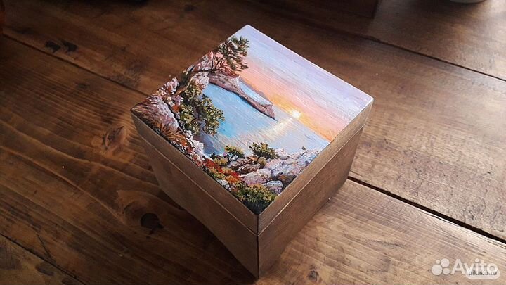 Шкатулка с росписью 