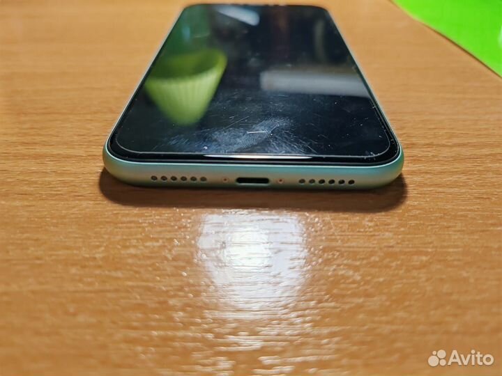 Телефон iPhone 11 64gb