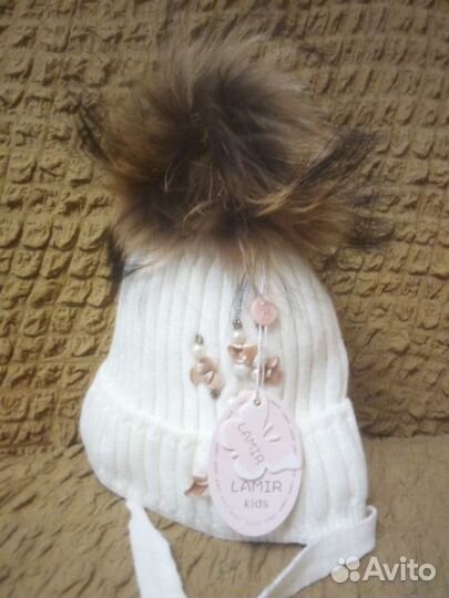 Шапка с бубоном из натурального меха