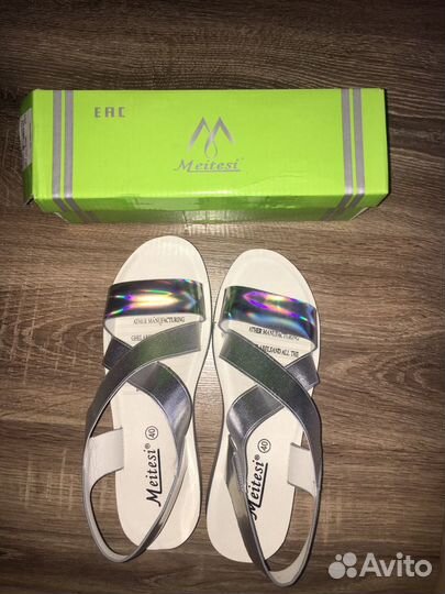 Босоножки новые