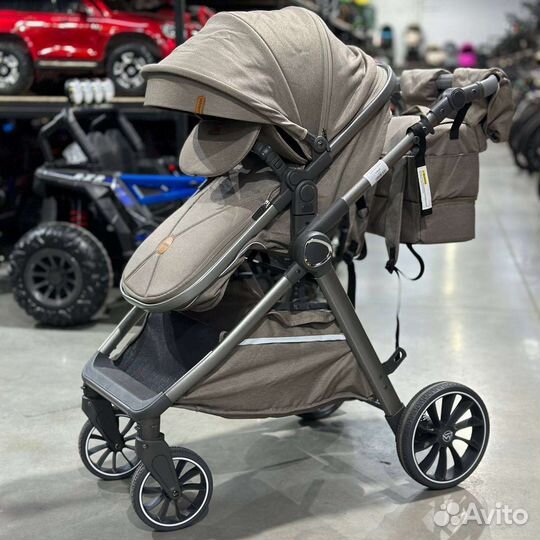 Новая коляска трансформер luxmom v8 бежевая