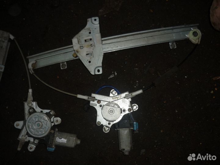 Стеклоподъёмник эл. задний правый Шевроле Лачетти