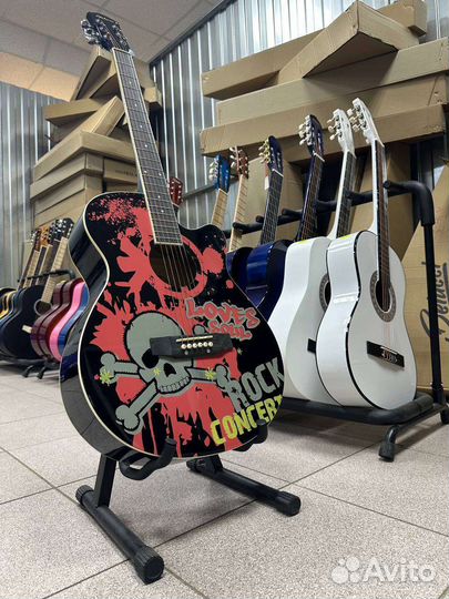 Акустическая гитара череп