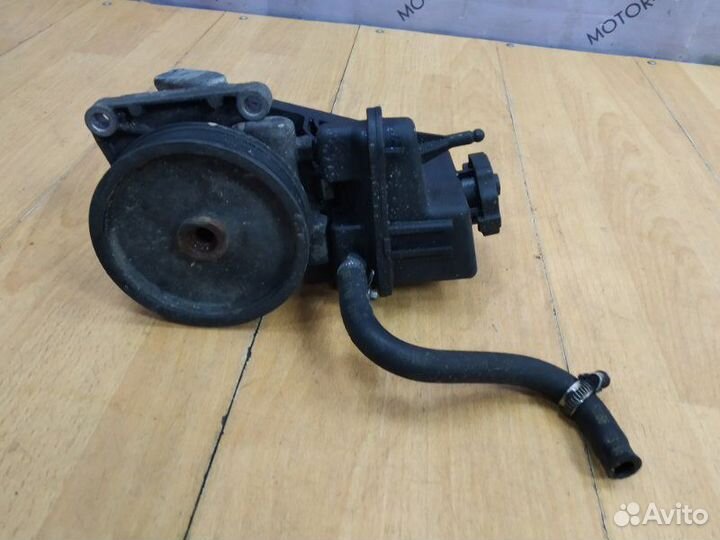 Насос гидроусилителя руля Mercedes Sprinter 906 OM