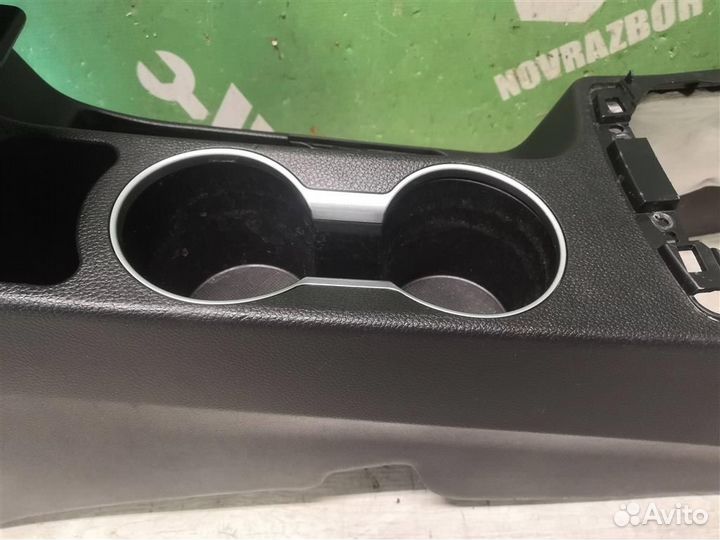 Подлокотник Хендай i30 12-17