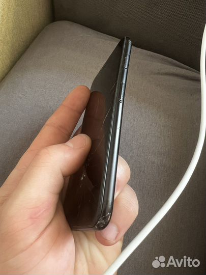 Телефон iPhone 7