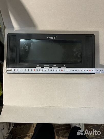 Часы электронные настенные