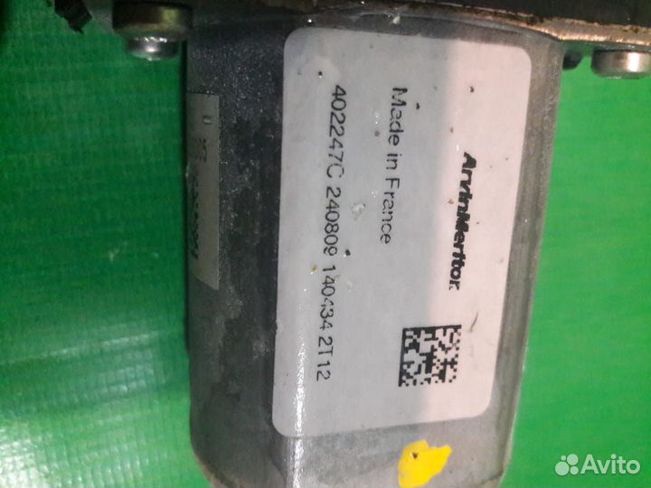 Мотор стеклоподъемника перед левый Hyundai Genesis