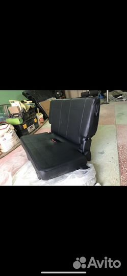 Третий ряд сидений Mitsubishi Pajero 4