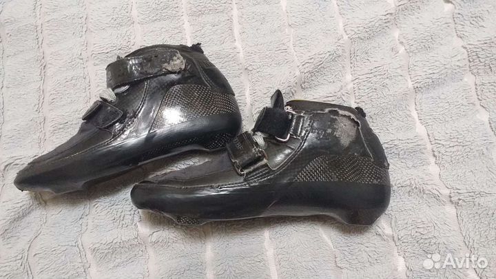 Ботинки для шорт-трека