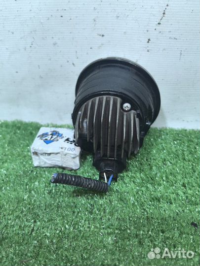 Фара противотуманная правая Toyota Aqua NHP10