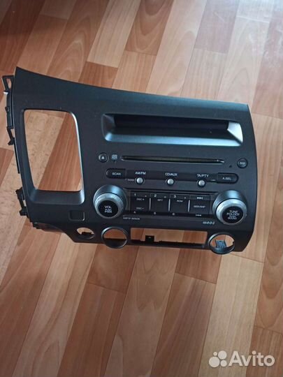 Штатная магнитола на honda civic 4d