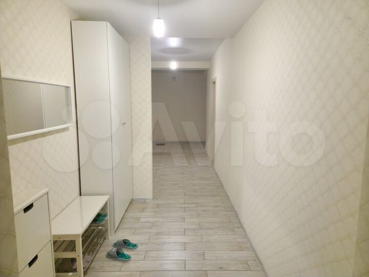 3-к. квартира, 126 м², 1/3 эт.