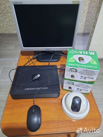 Камера для видеонаблюдения с монитором