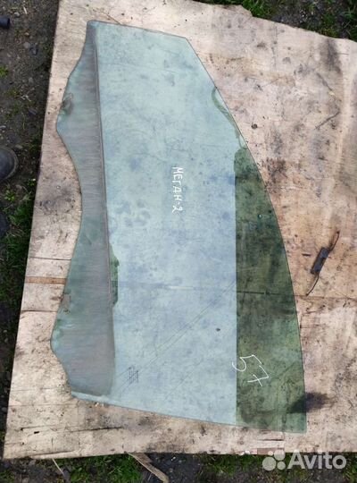 Стекло передней левой двери меган-2