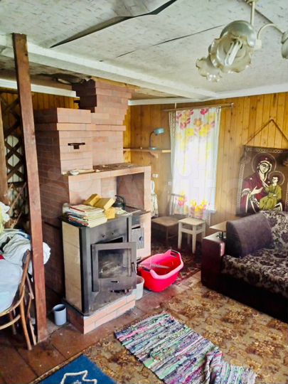 Дом 28 м² на участке 15 сот.