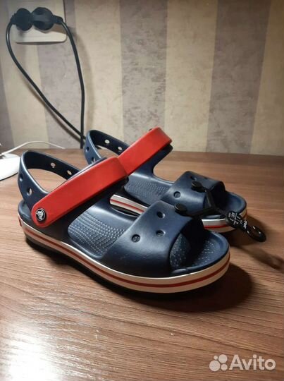 Детские сандалии crocs