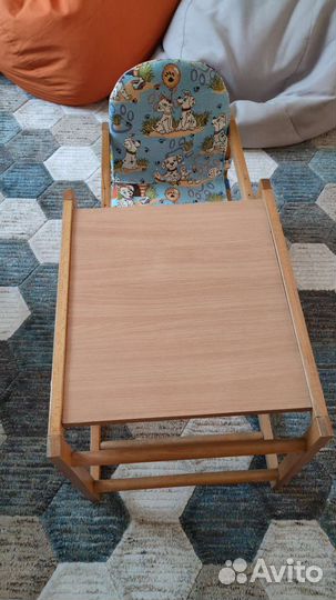 Столик-трансформер для кормления