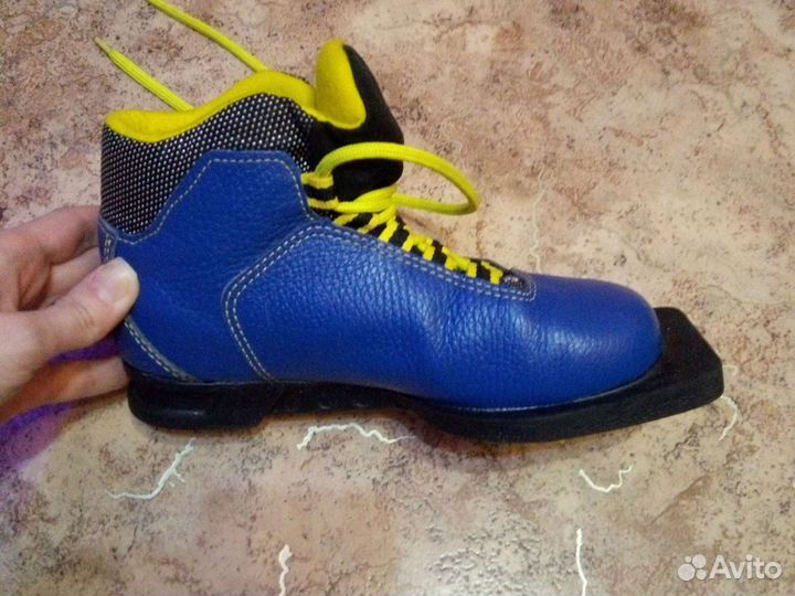 Лыжные ботинки