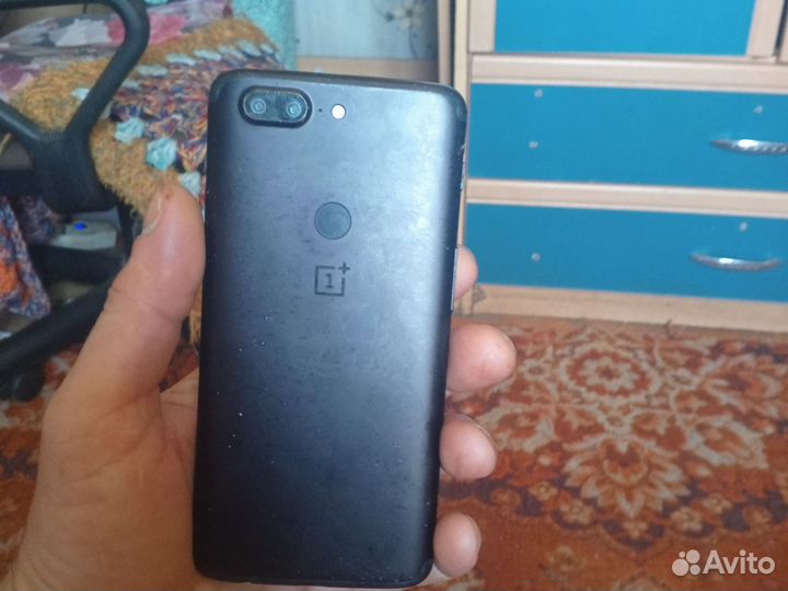 OnePlus 5T, 6/64 ГБ