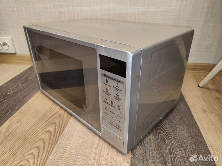 Рабочая микроволновая печь LG