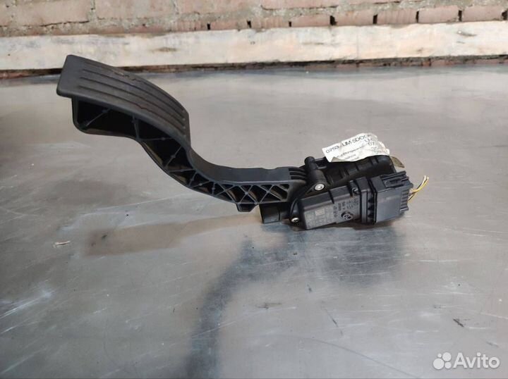 Педаль газа Ford Focus 2 2008 4M519F836