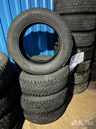 Nokian Tyres Hakkapeliitta 8 SUV 215/65 R17