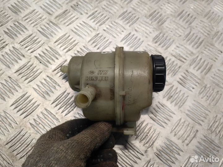 Бачок гидроусилителя Renault Duster