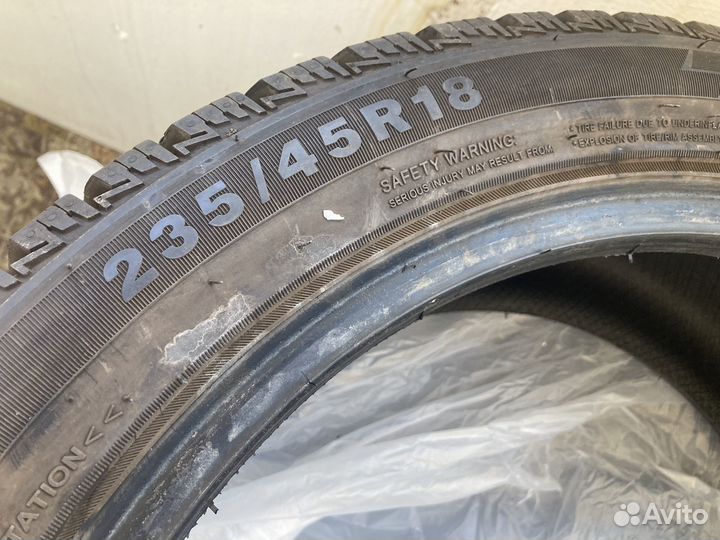 Triangle IcelynX TI501 235/45 R18 98